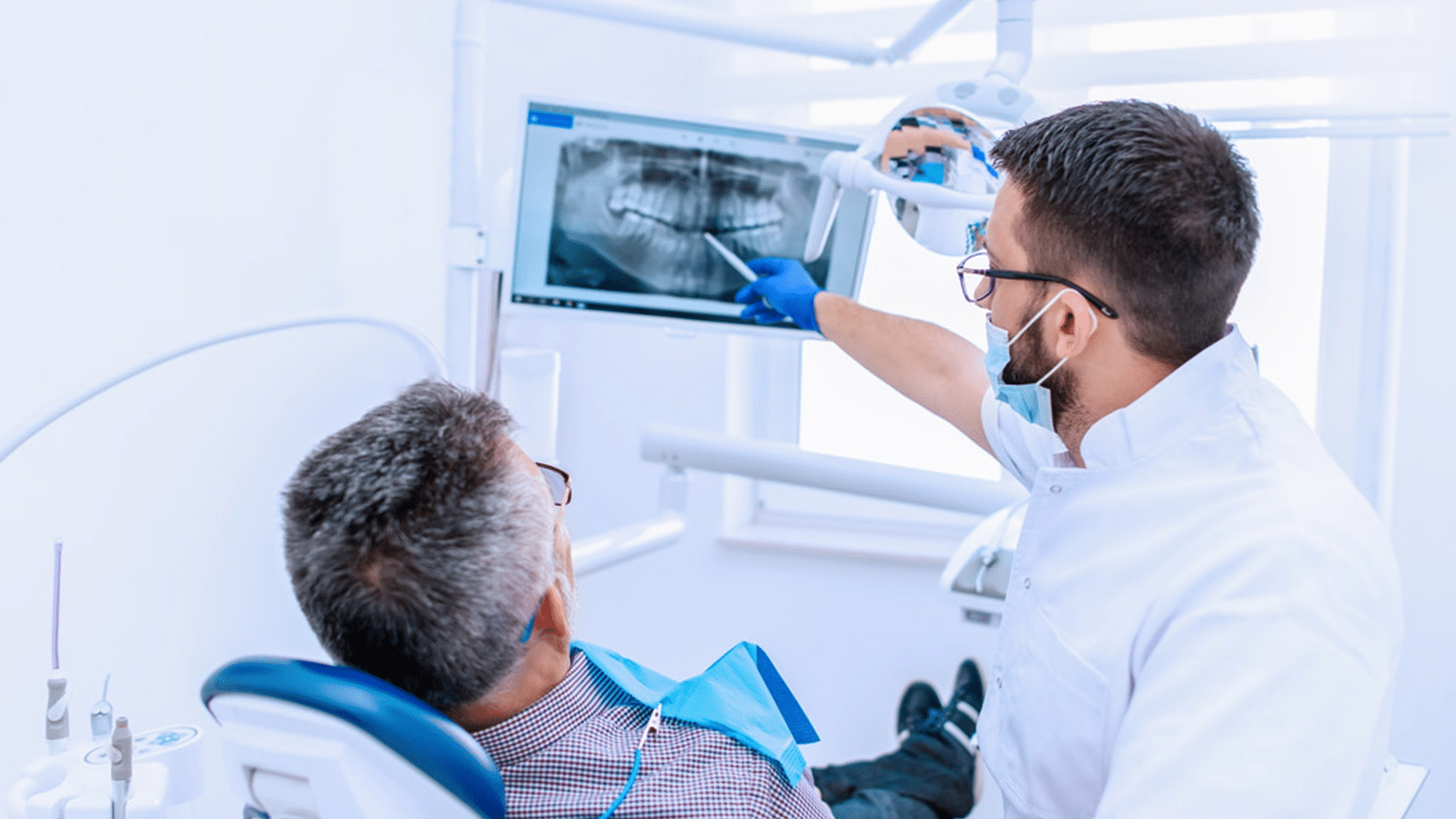 Quelles mutuelles dentaires remboursent les implants ?