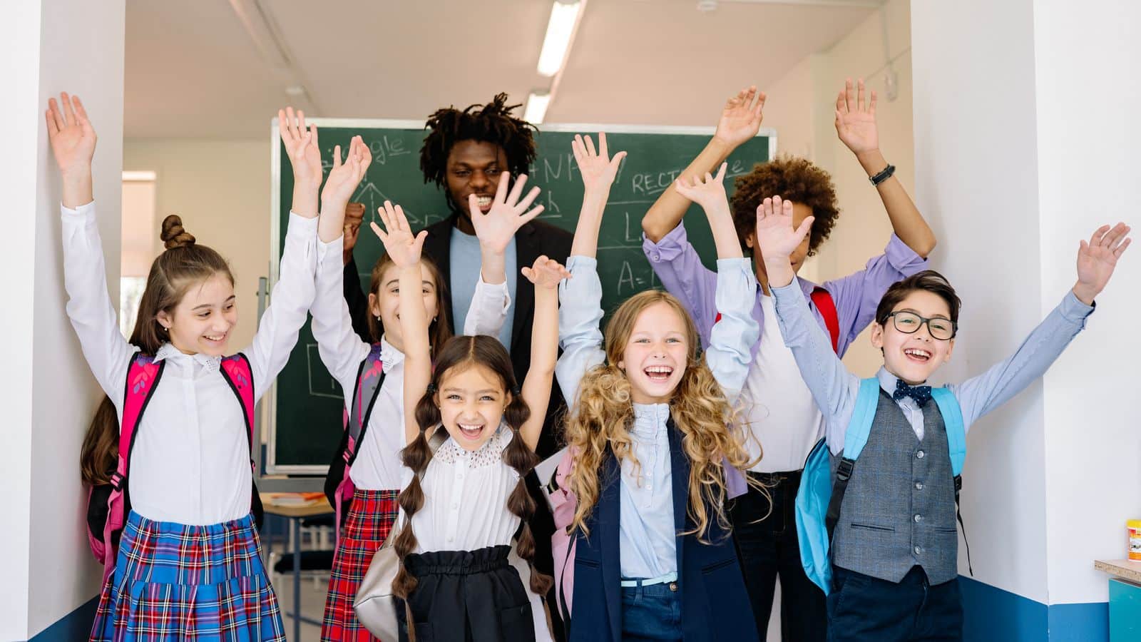 Assurance scolaire enfant : obligatoire, garanties et prix